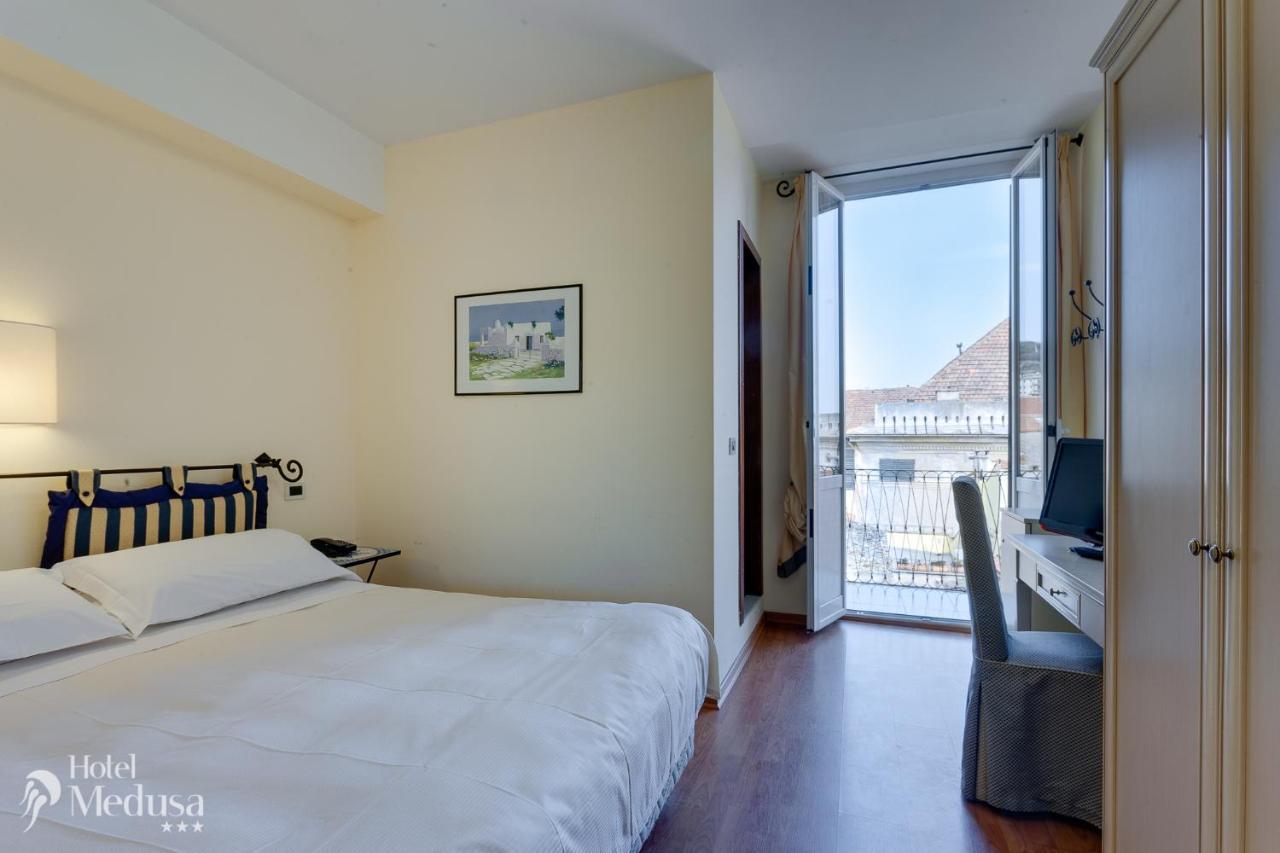 פינאלה ליגורה Hotel Medusa מראה חיצוני תמונה