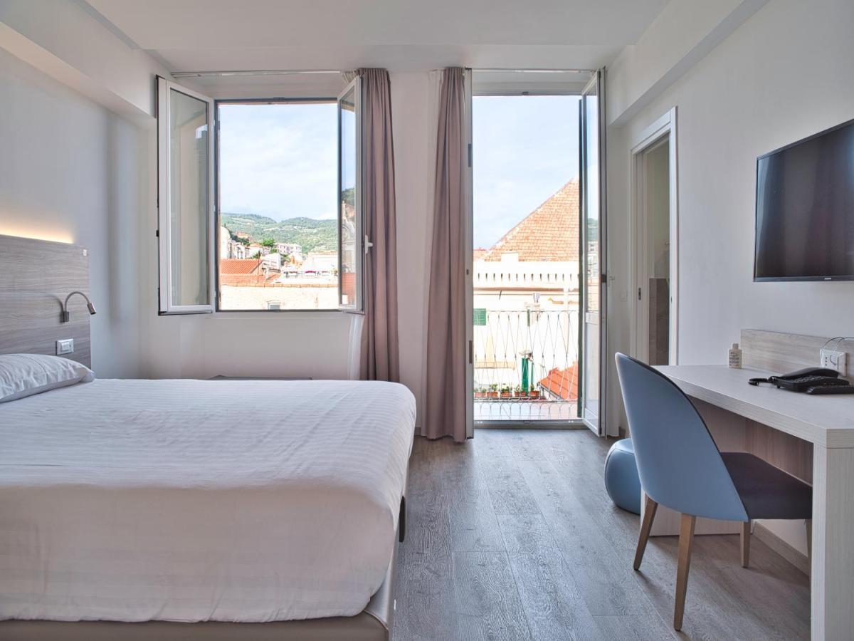 פינאלה ליגורה Hotel Medusa מראה חיצוני תמונה